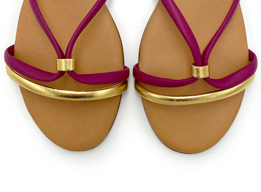 Anckle strap women flat sandals in fucsia and gold leather - Image 5