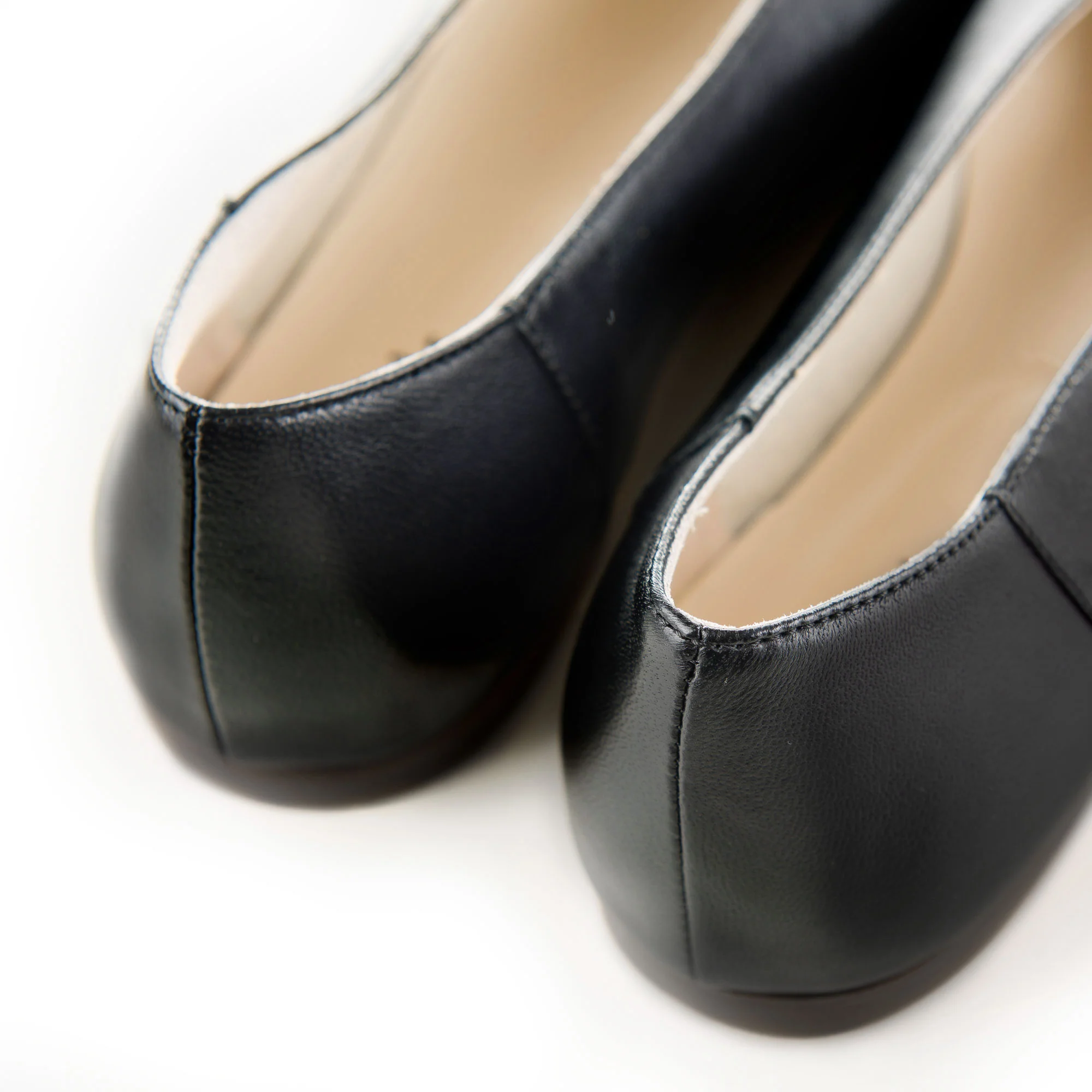 Black leather high vamp flats - Image 5