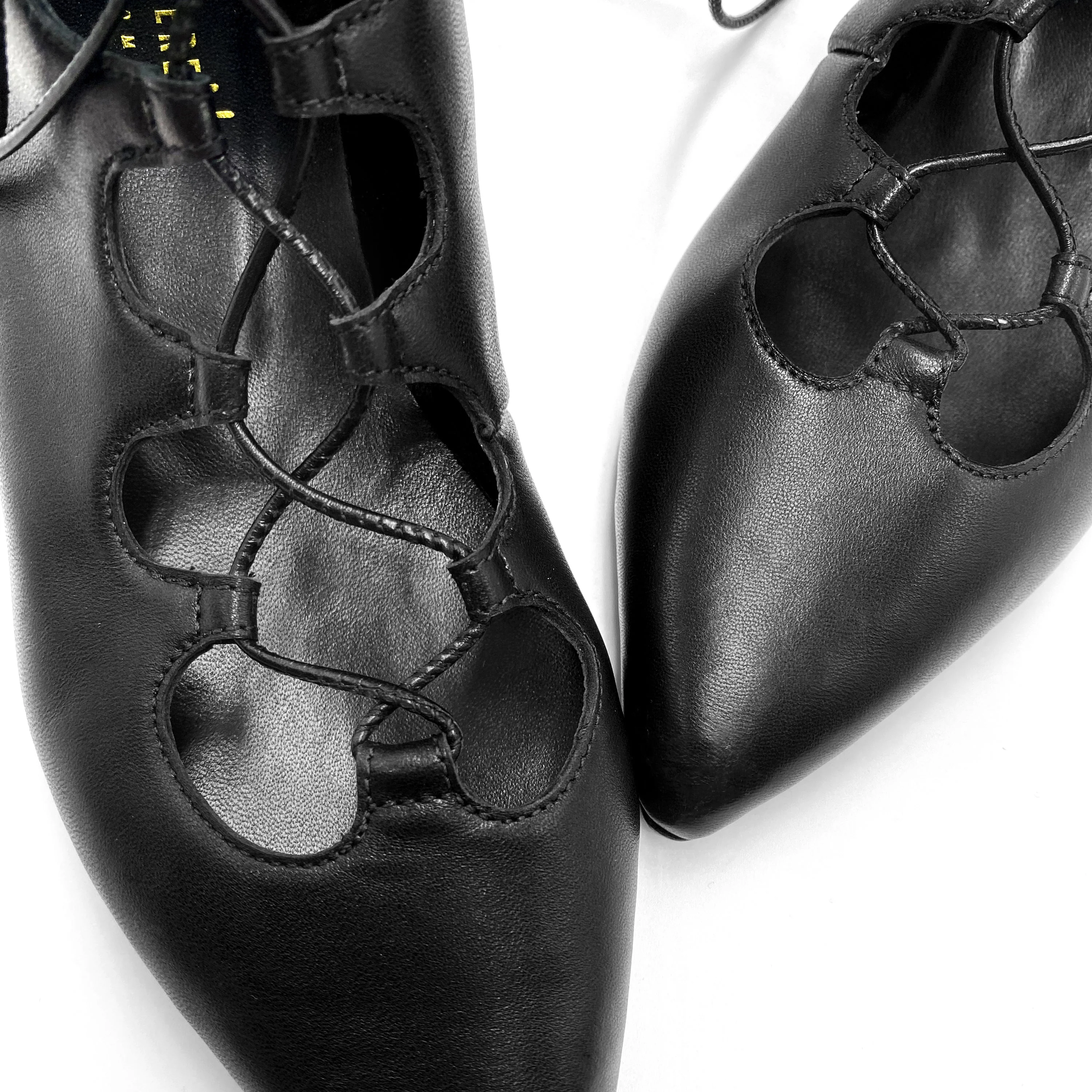 Black pointed ankle boots with laces - Image 5
