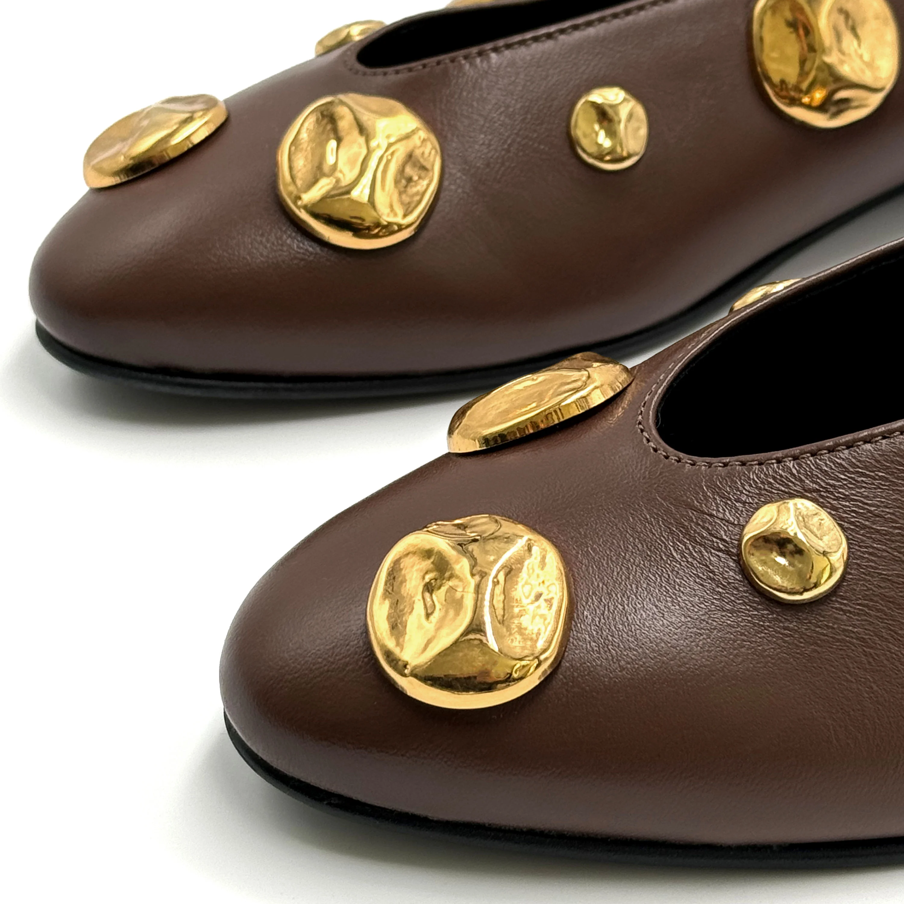 Brown leather ballet flats with V-cut and gold studs - Image 4