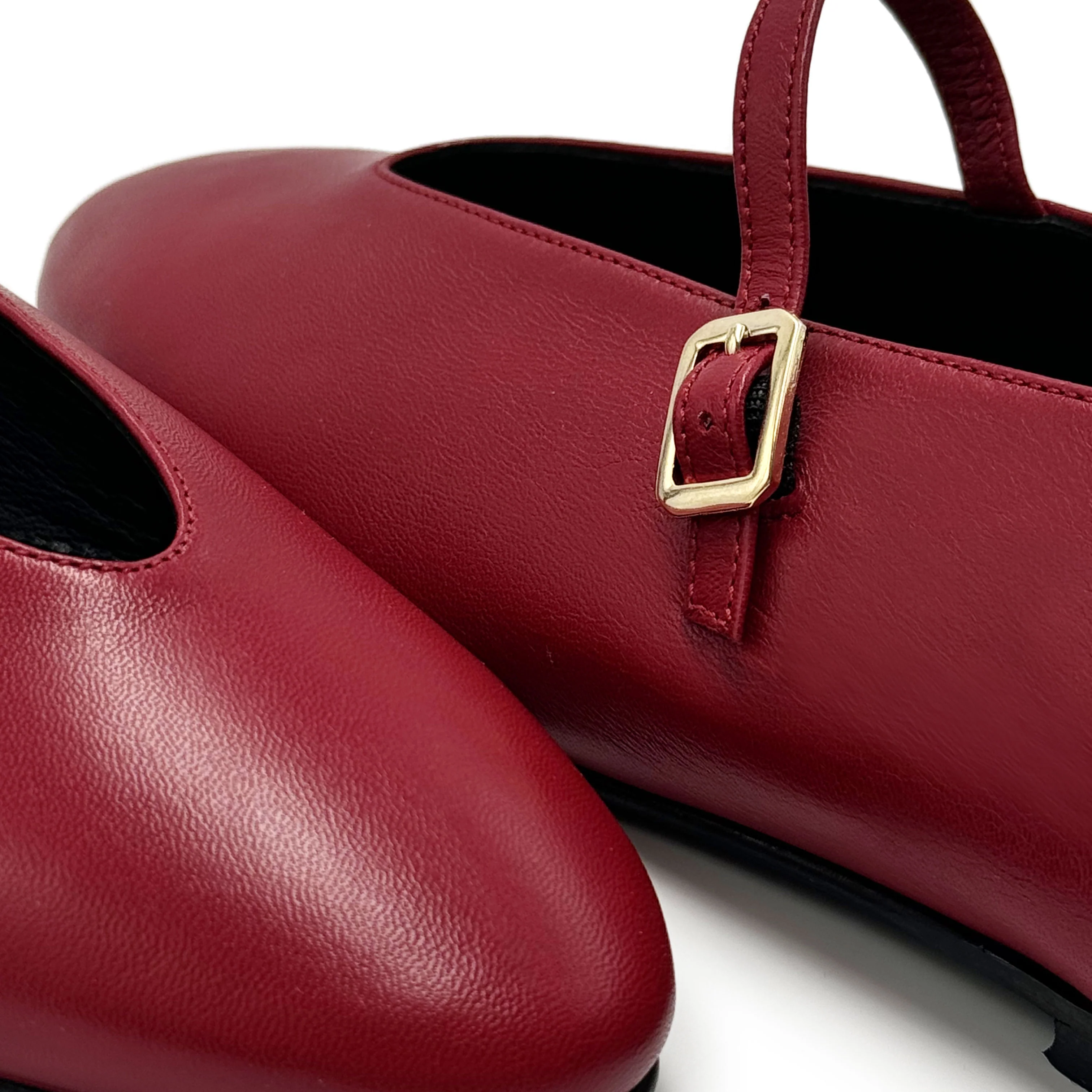 Cherry red leather ballet flats with V-cut and strap - Image 4