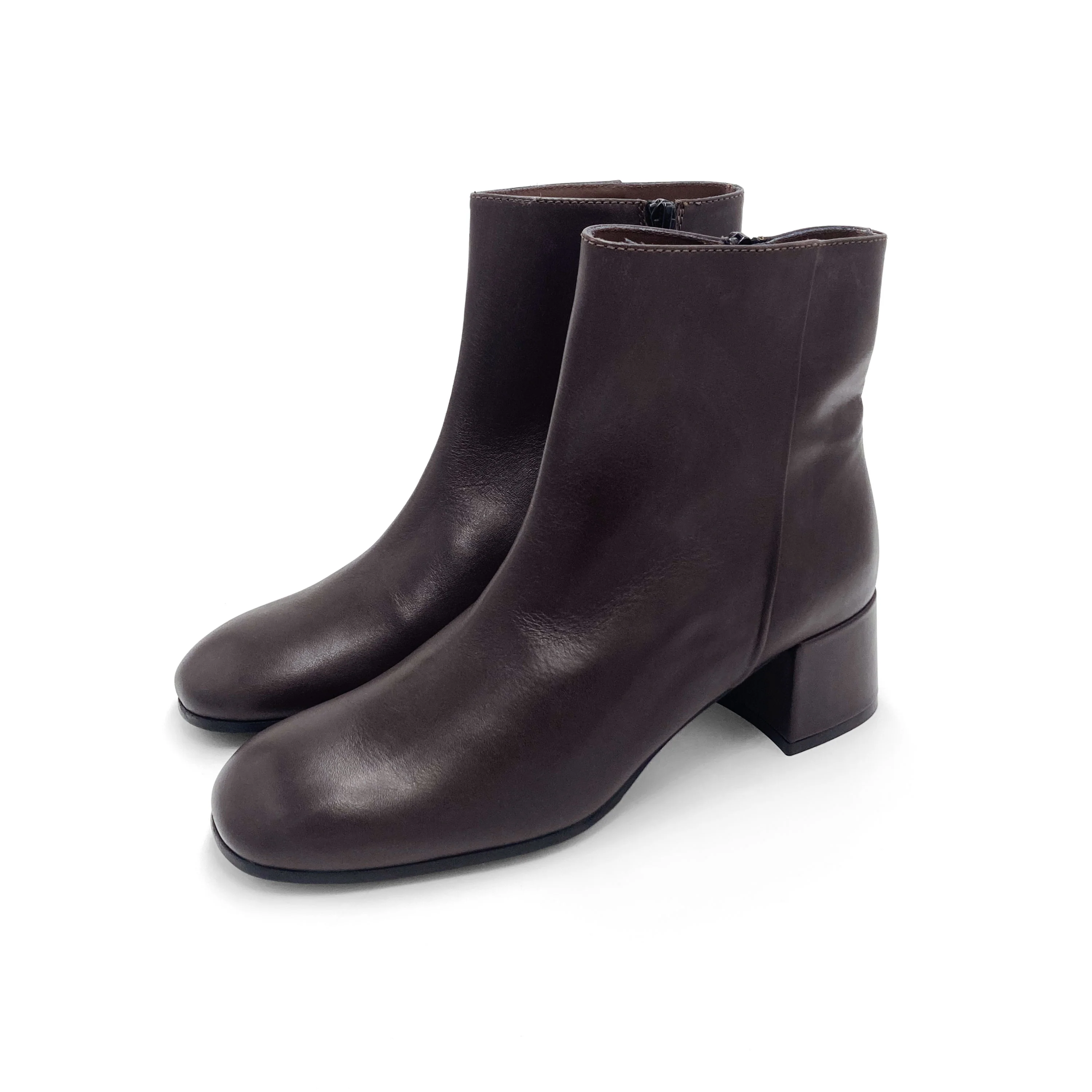 Comfortable brown ankle boots with heels - Image 5