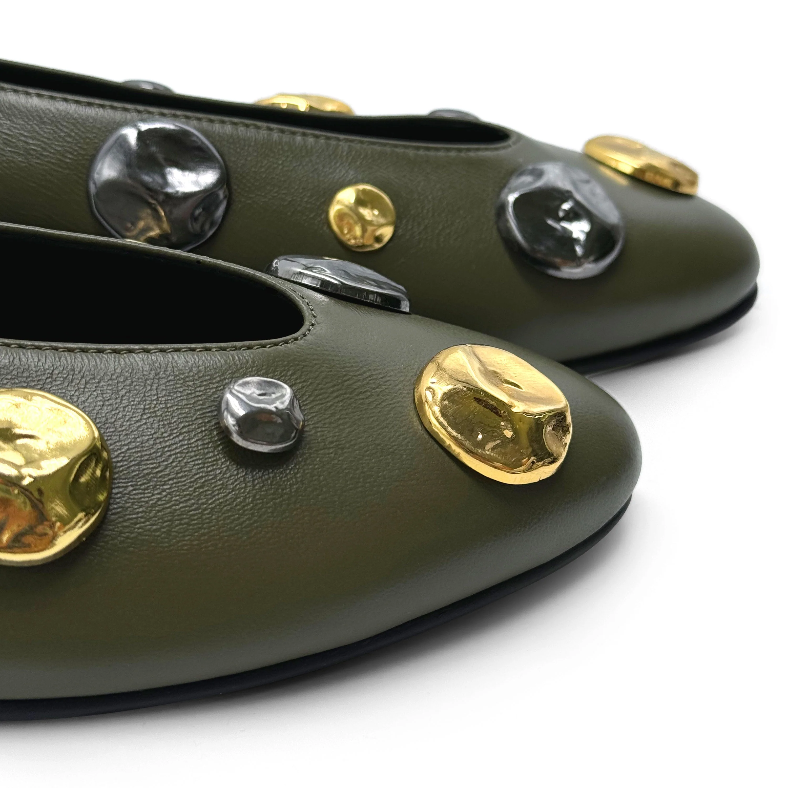 Green leather ballet flats with V-cut, iron and gold studs - Image 4