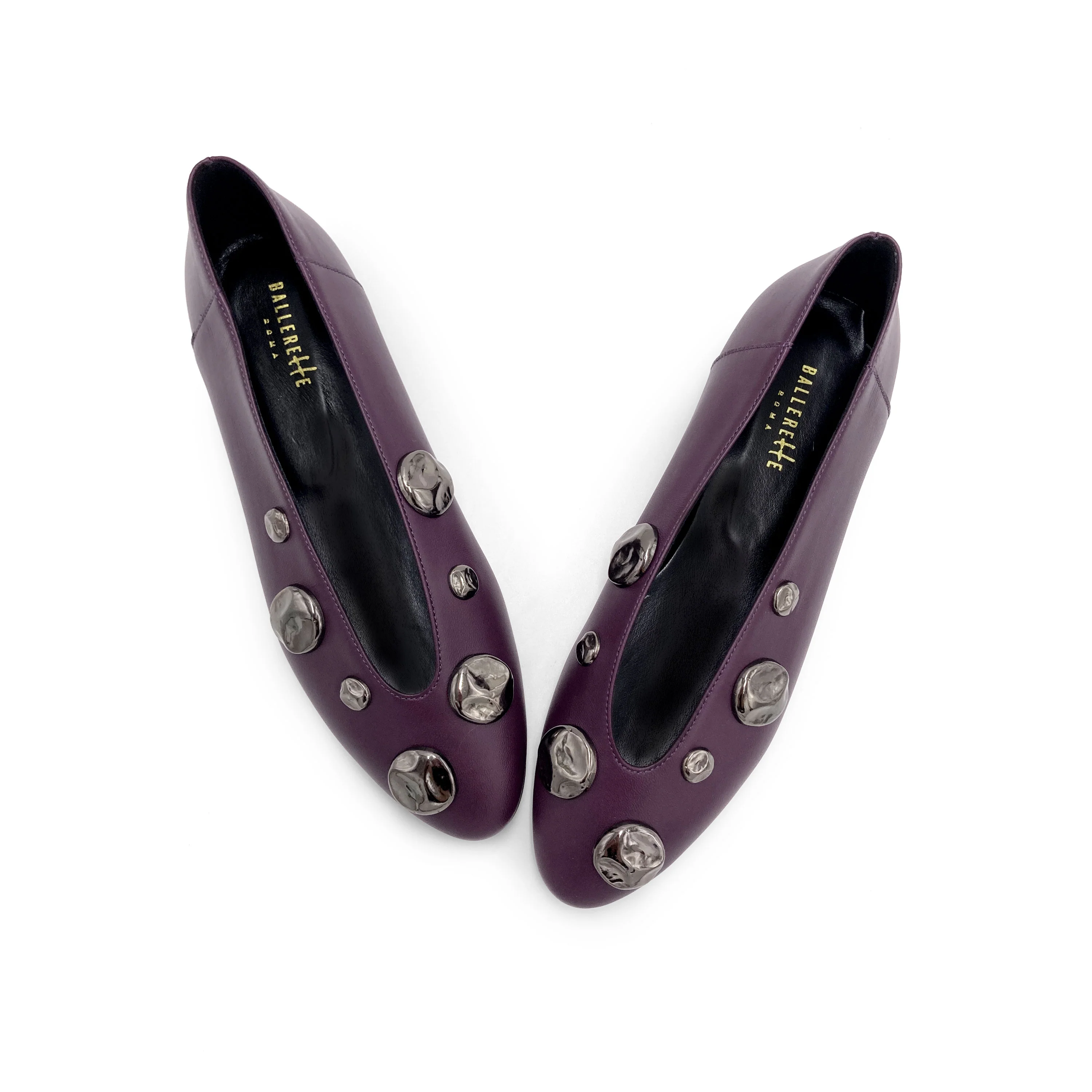 Plum purple leather ballet flats with V-cut and iron studs - Image 2