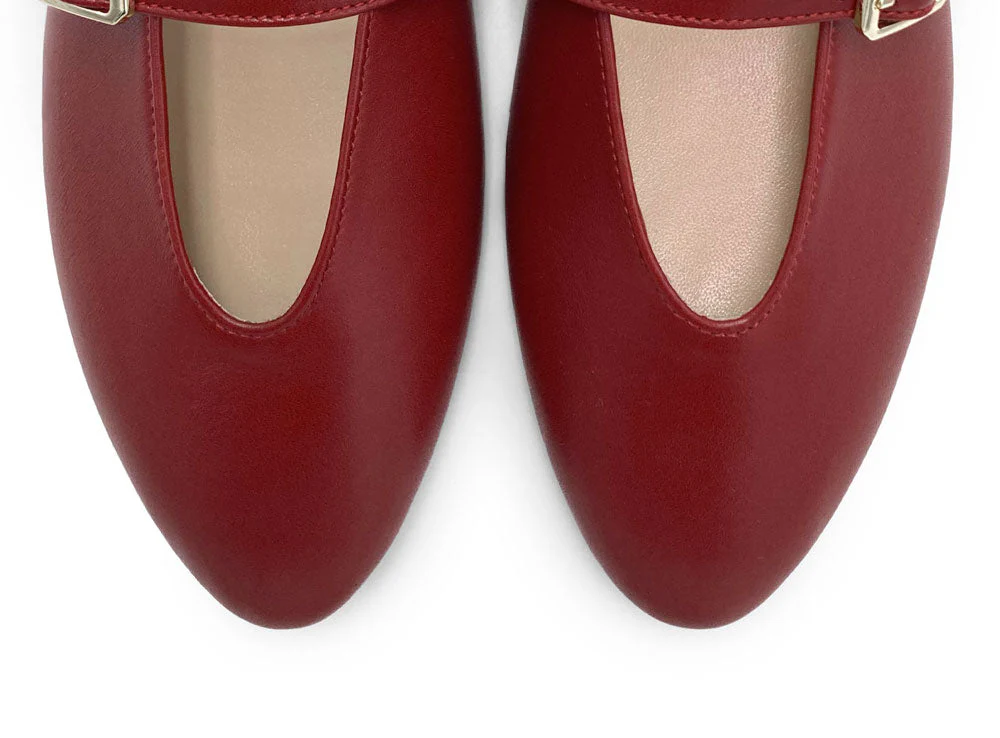 Red leather ballet flats with V-cut and strap - Image 6
