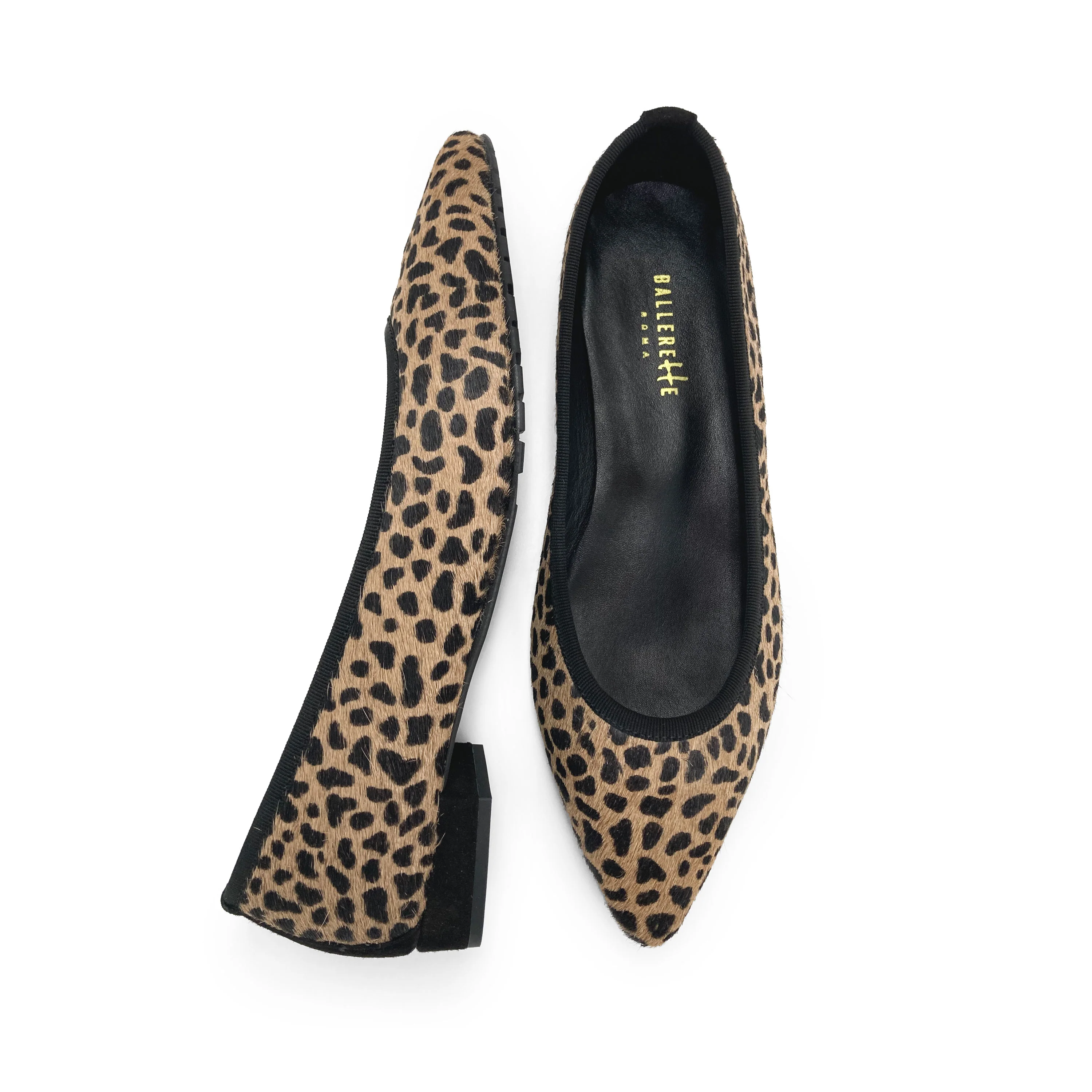Spotted pointed ballet flats