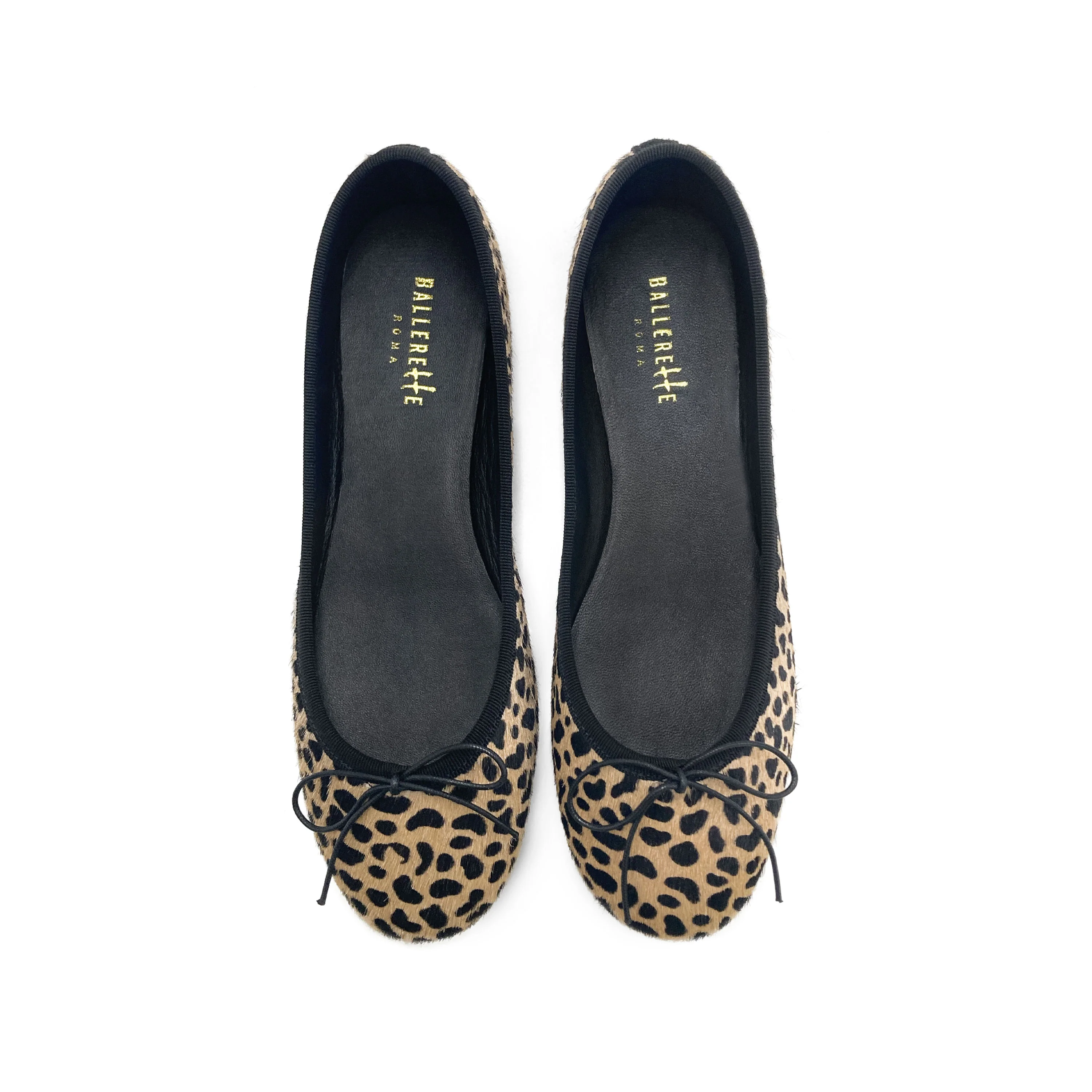 Spotted round toe ballet flats