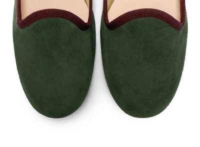 Women loafers in olive green suede and burgundy details - Image 5