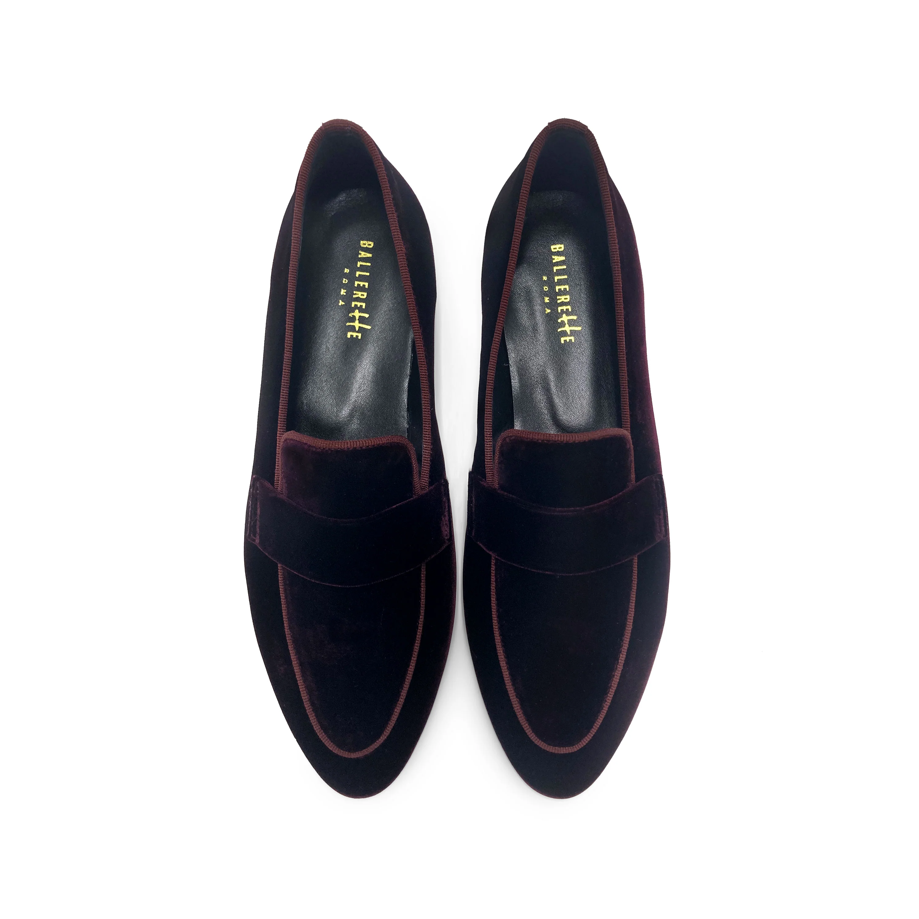 Women moccasins in burgundy velvet