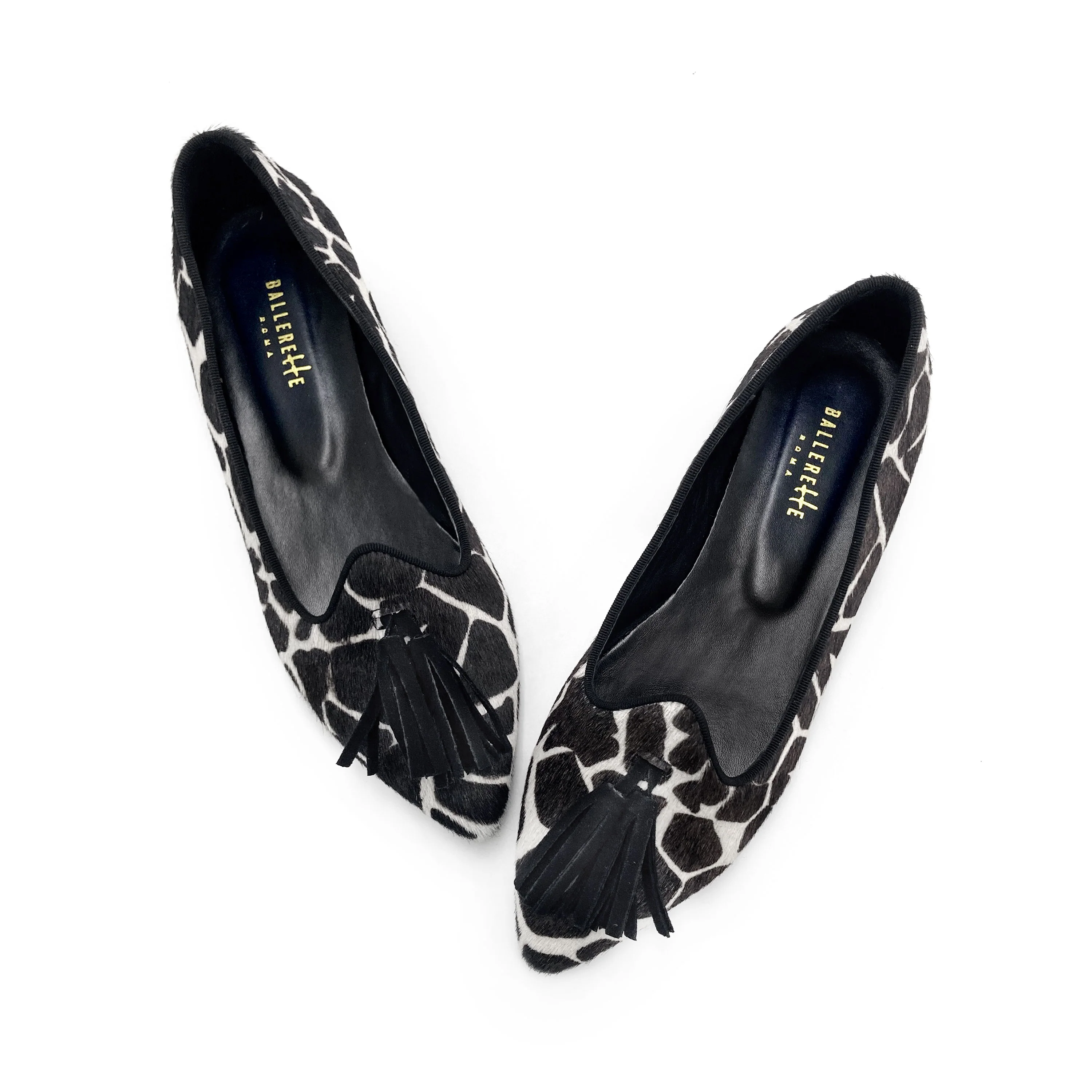 Women's black and white animal print pointed toe moccasins - Image 2