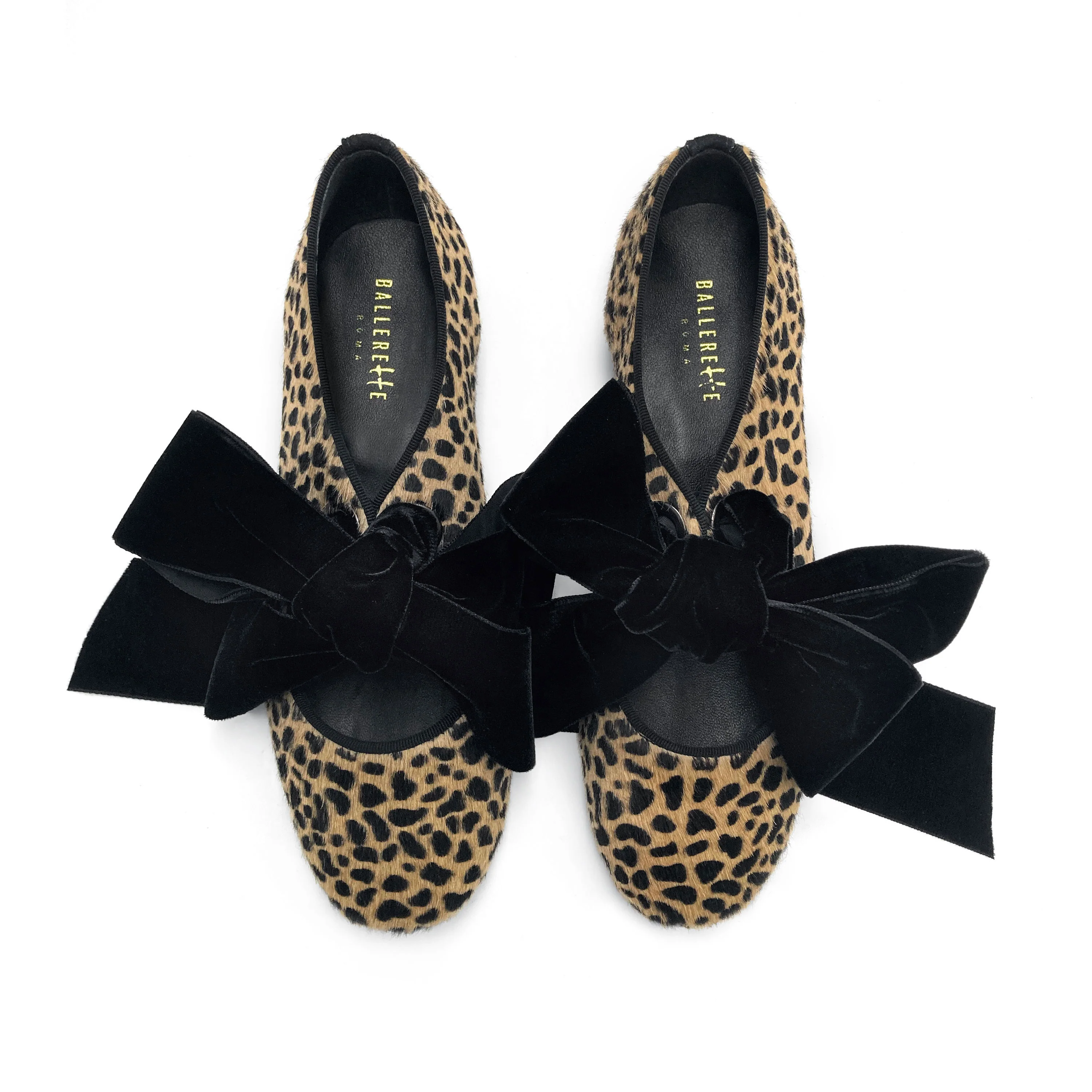 Women's spotted moccasins